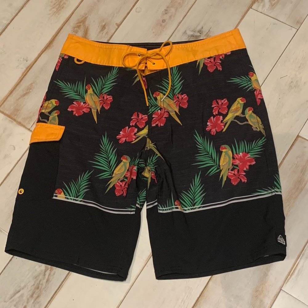 Reef Parrot Board Shorts Sz31